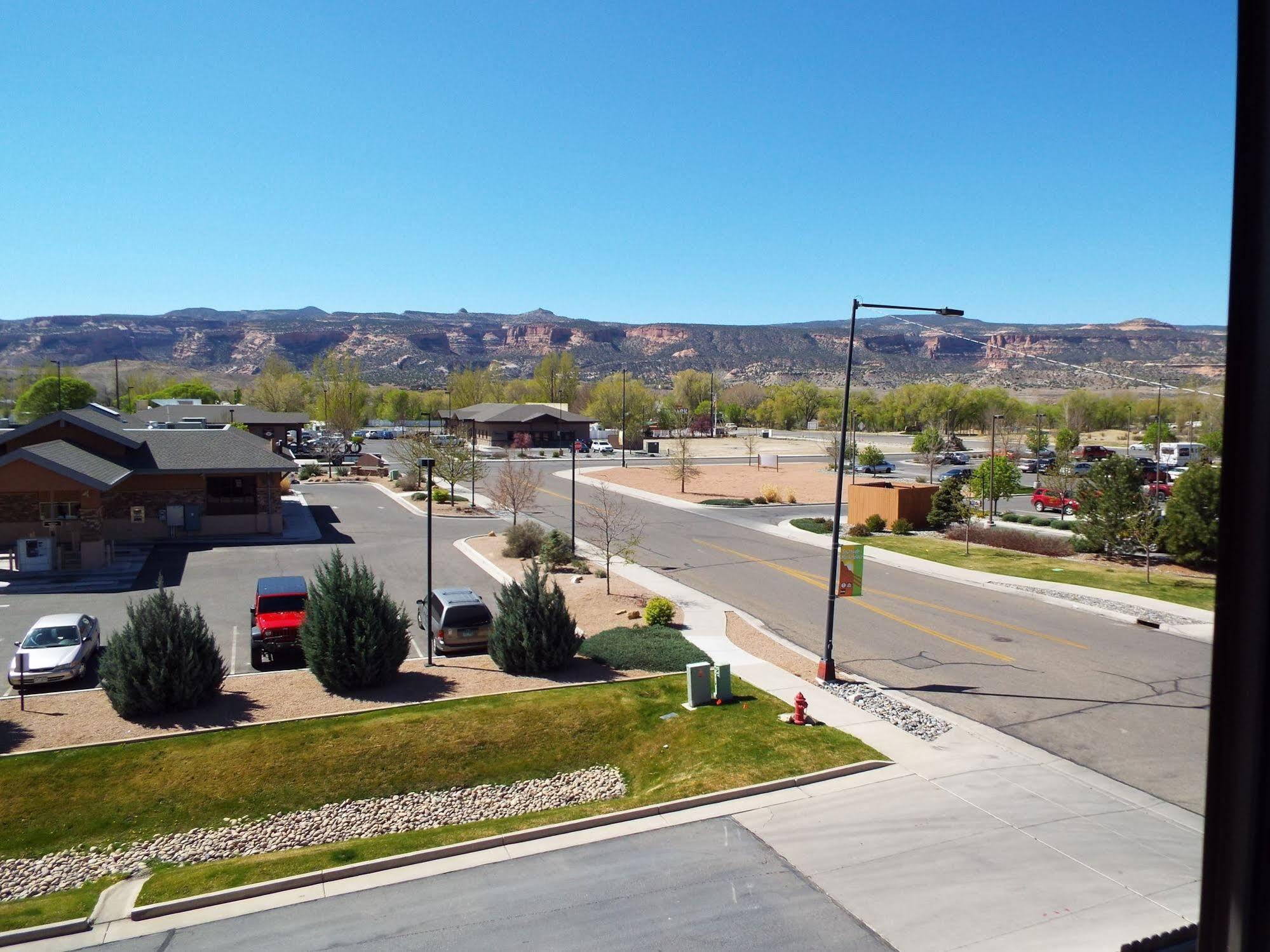 Comfort Inn & Suites Fruita Exterior photo